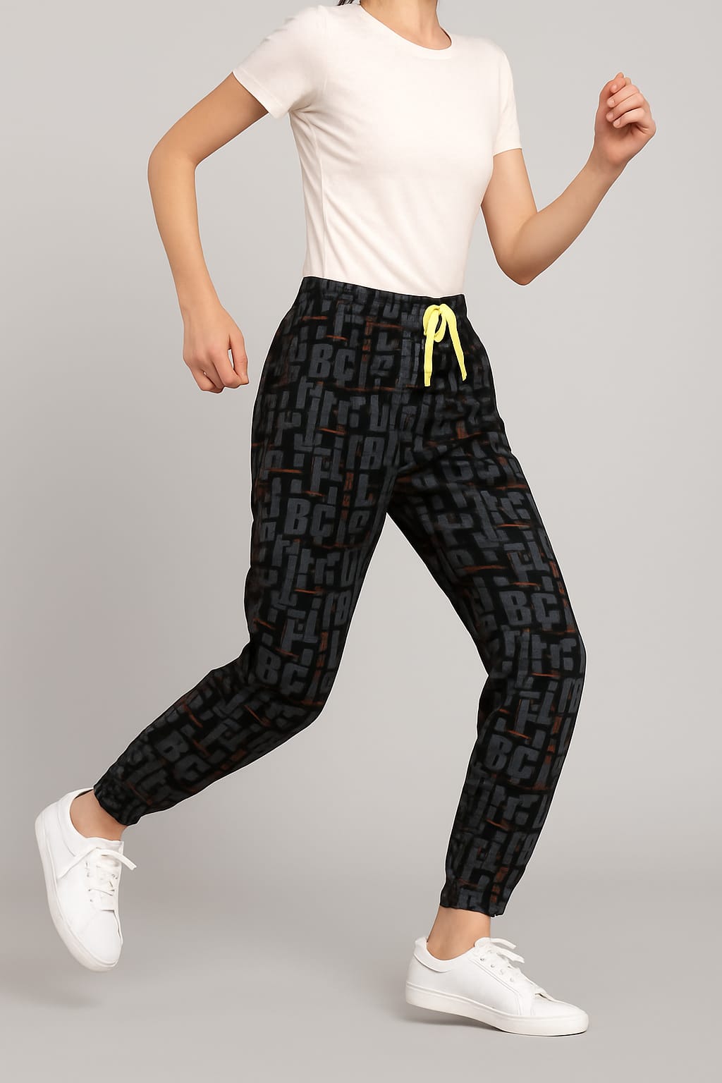Order Women's Printed Joggers Online For 1KD in Kuwait